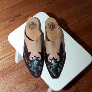 Charlie 1 Horse Mules / Booties